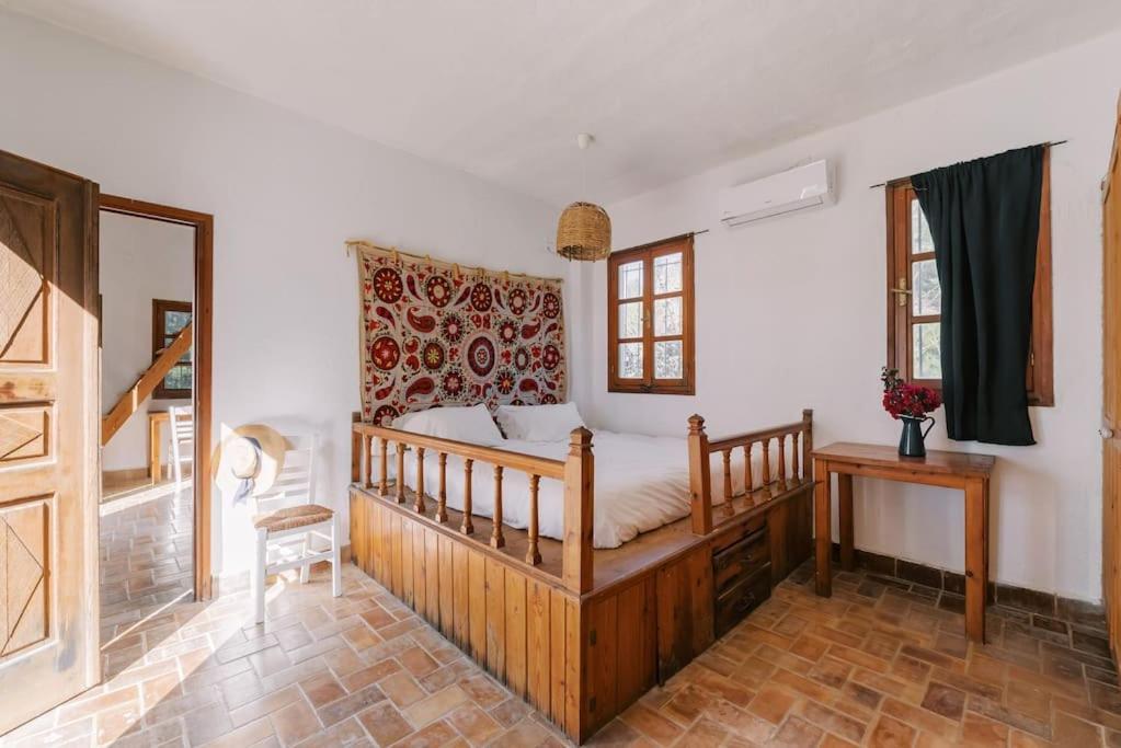 Margarita - Ampia Situated In Vilă Lardos